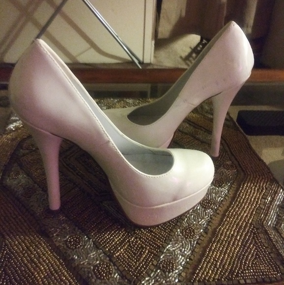 White platforms - Picture 2 of 4